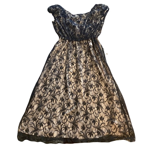 MAX STUDIO black & Nude lace Dress - Picture 4 of 11